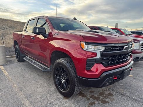 Used 2022 Chevrolet Silverado 1500 LT Trail Boss w/ LT Trail Boss Premium Package AWD/4WD image 2
