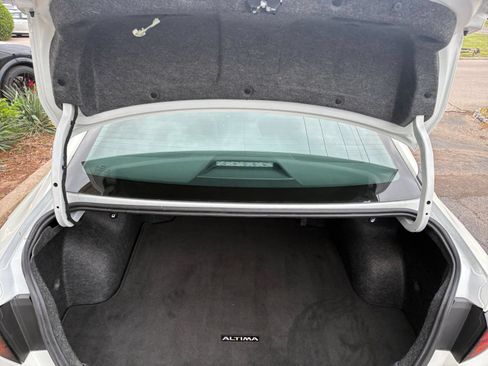 Used 2025 Nissan Altima 2.5 SV FWD image 26