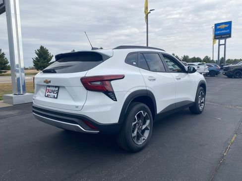 New 2025 Chevrolet Trax LT image 8