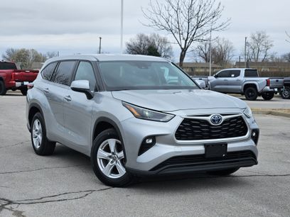 Used 2023 Toyota Highlander LE