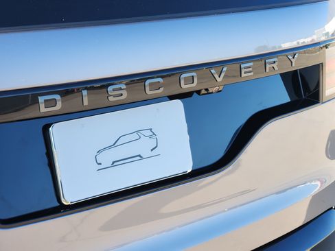 Used 2025 Land Rover Discovery Dynamic SE AWD/4WD image 13