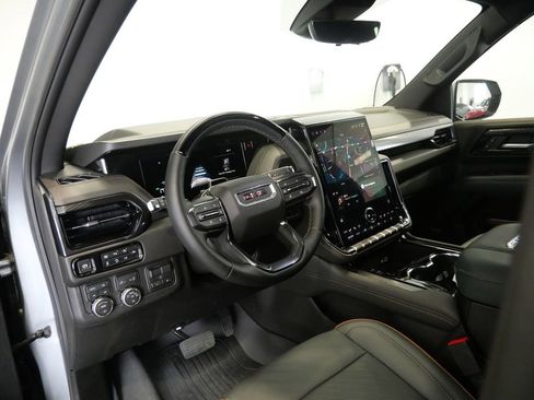 Used 2025 GMC Yukon AT4 w/ Premium Trailering Package AWD/4WD image 13