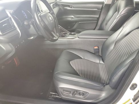 Used 2021 Toyota Camry SE FWD image 11