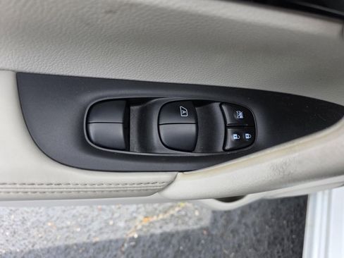 Used 2021 Nissan Rogue Sport SL w/ Premium Package FWD image 13