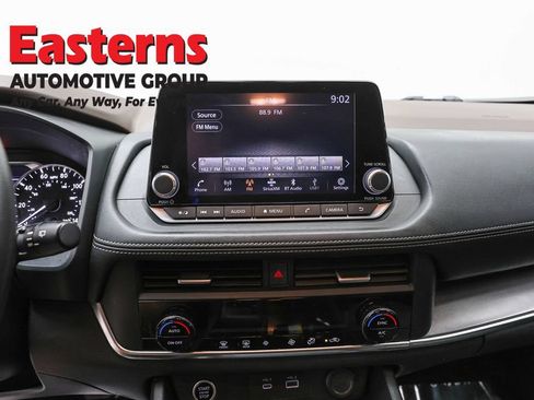 Used 2023 Nissan Rogue SV AWD/4WD image 11