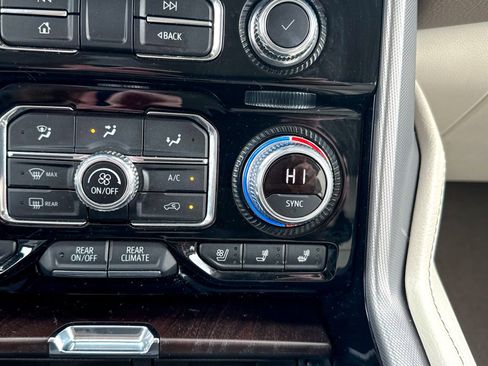 Certified 2022 GMC Yukon Denali image 35