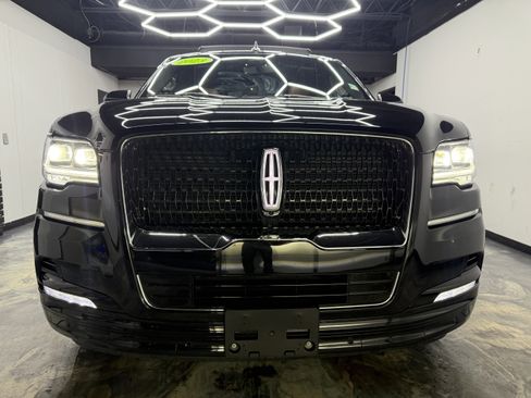 Used 2023 Lincoln Navigator L Reserve w/ Equipment Group 201A image 8