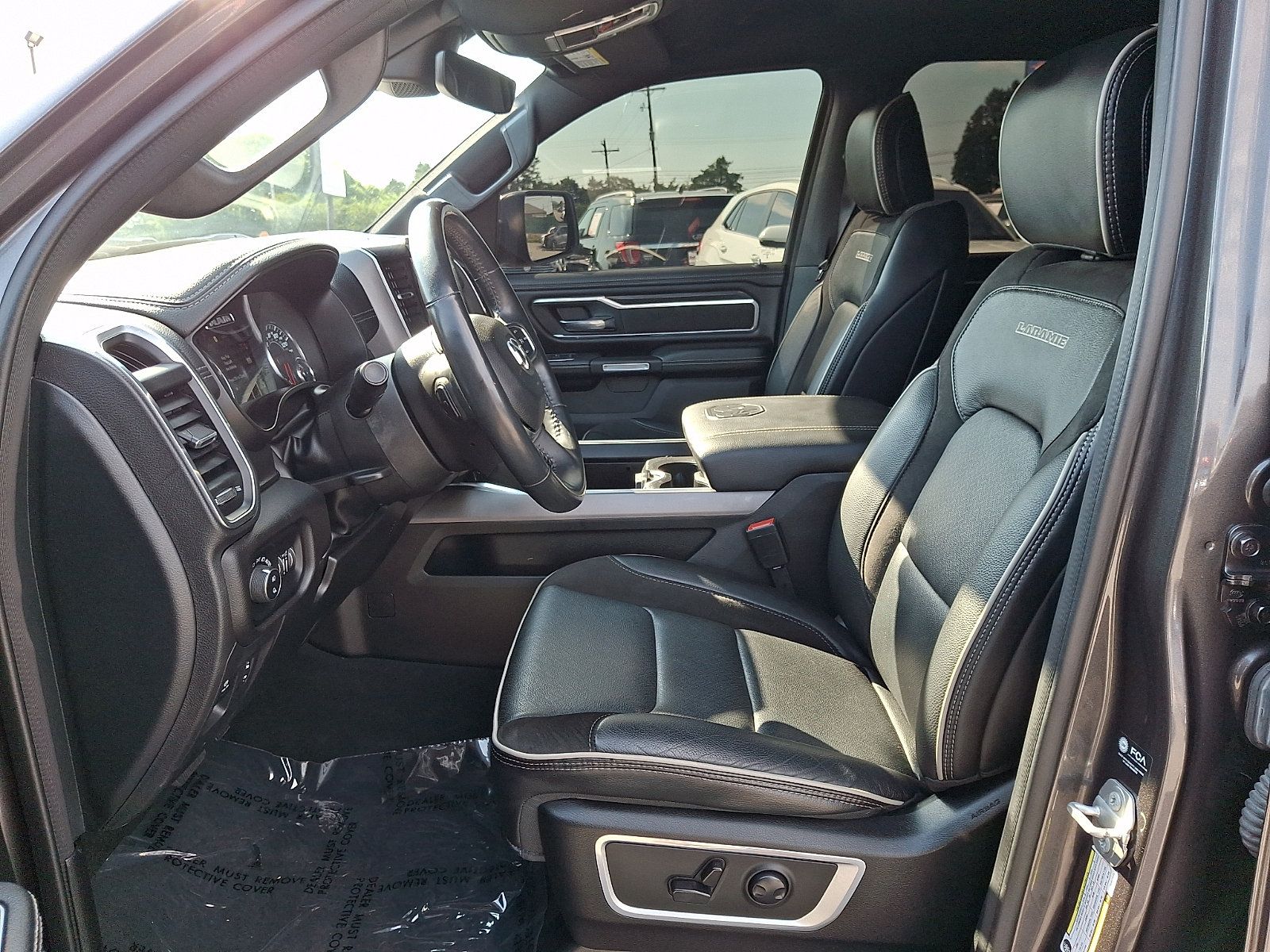 Used 2023 RAM 1500 Laramie AWD/4WD image 13