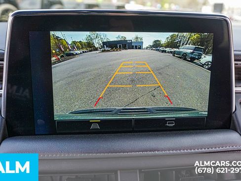 Used 2024 Chevrolet Suburban LT image 39