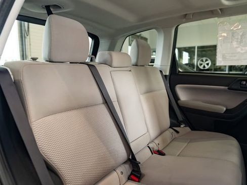 Used 2017 Subaru Forester 2.5i Premium AWD/4WD image 31