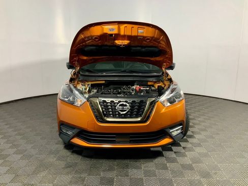 Used 2020 Nissan Kicks SR w/ SR Premium Package FWD image 4