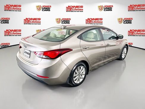 Used 2014 Hyundai Elantra SE w/ Option Group 02 FWD image 15