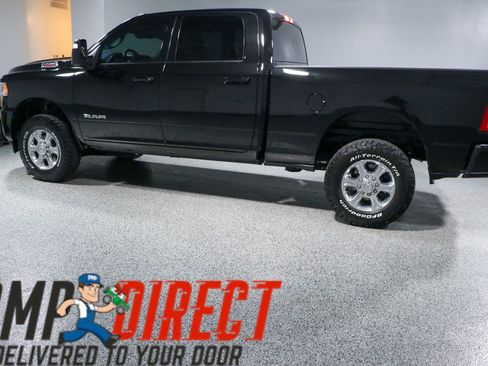 Used 2024 RAM 2500 Big Horn w/ Sport Appearance Package AWD/4WD image 10