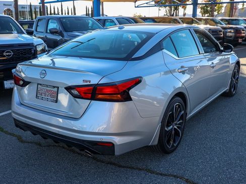 New 2025 Nissan Altima 2.5 SR image 4