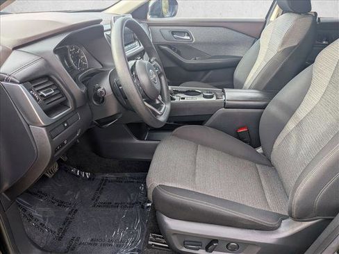 Used 2023 Nissan Rogue SV image 11