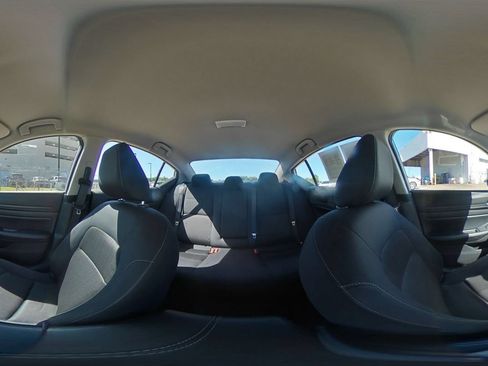 Used 2025 Nissan Altima 2.5 SV FWD image 42