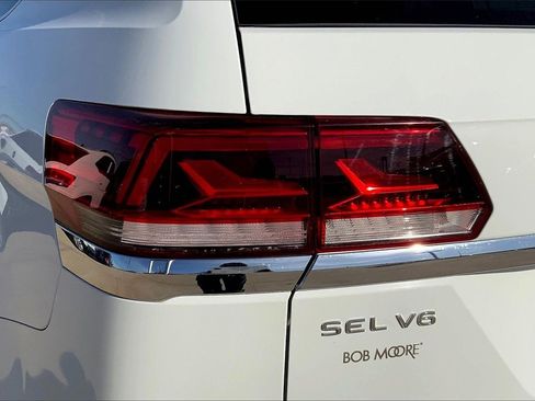 Used 2022 Volkswagen Atlas SEL Premium image 30