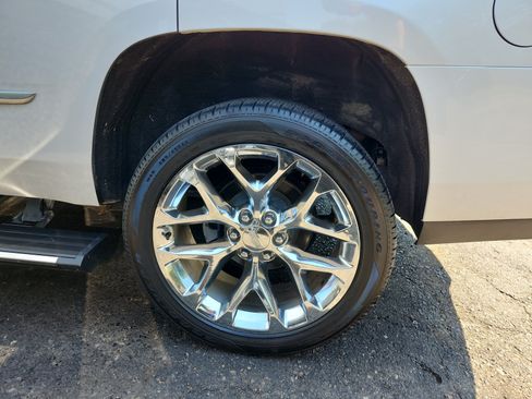 Used 2018 Cadillac Escalade Platinum AWD/4WD image 18