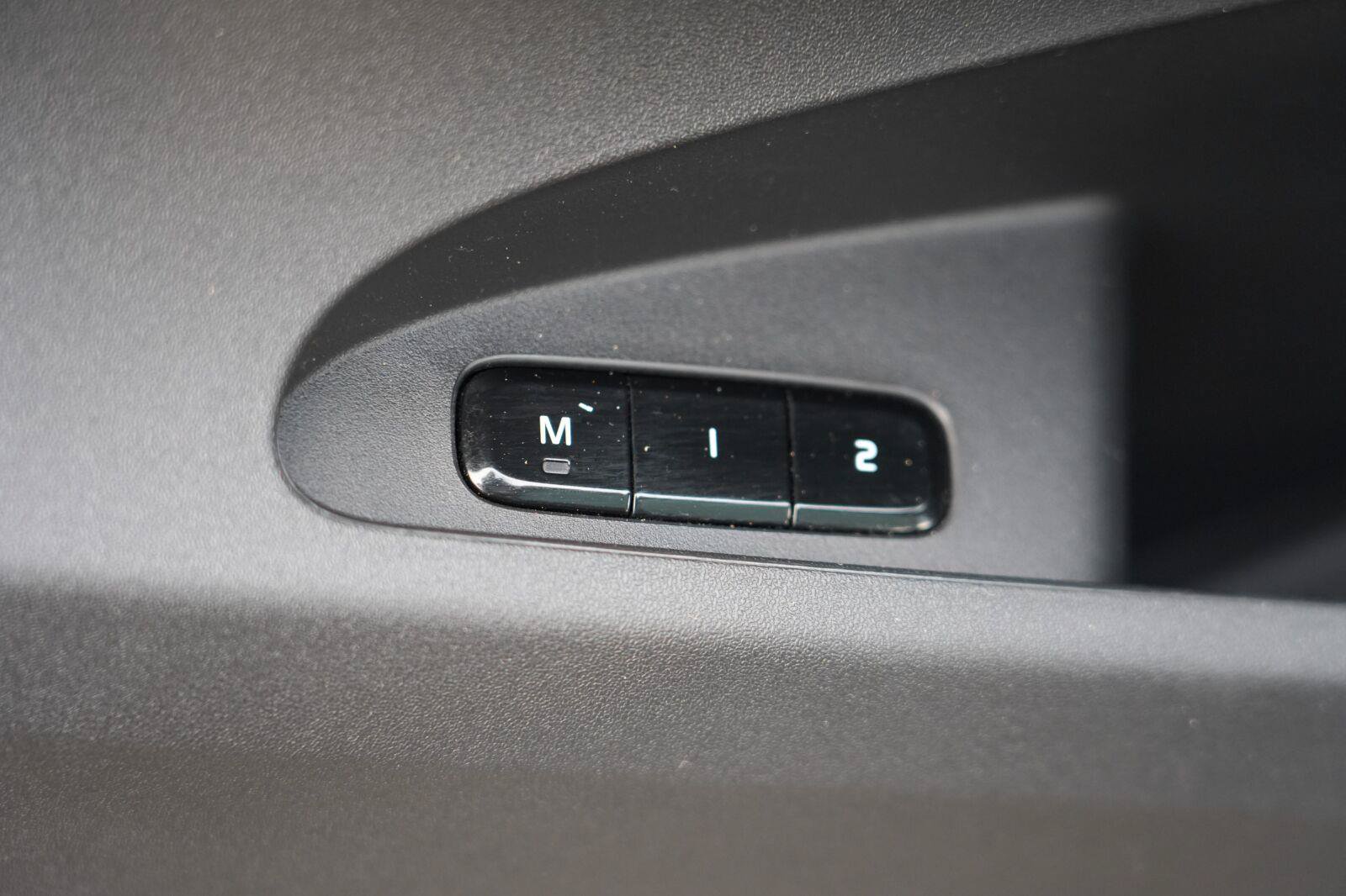 Used 2022 Polestar Polestar 2 w/ Plus Package AWD/4WD image 18