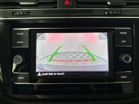 Used 2021 Volkswagen Tiguan S image 21