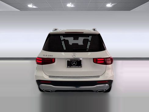 Certified 2025 Mercedes-Benz GLB 250 image 9
