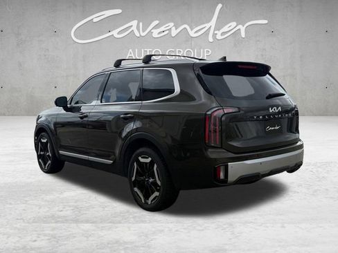Used 2023 Kia Telluride EX w/ EX Captain's Chair Package FWD image 14