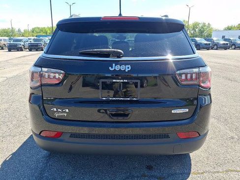 Used 2018 Jeep Compass Latitude w/ Cold Weather Group AWD/4WD image 5