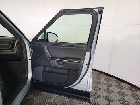 Used 2025 Rivian R1S Adventure AWD/4WD image 18