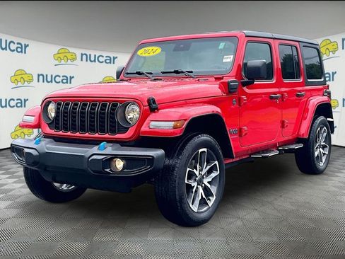 Used 2024 Jeep Wrangler Unlimited w/ Convenience Group AWD/4WD image 3
