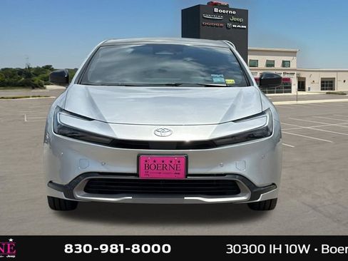 Used 2024 Toyota Prius XLE FWD image 8