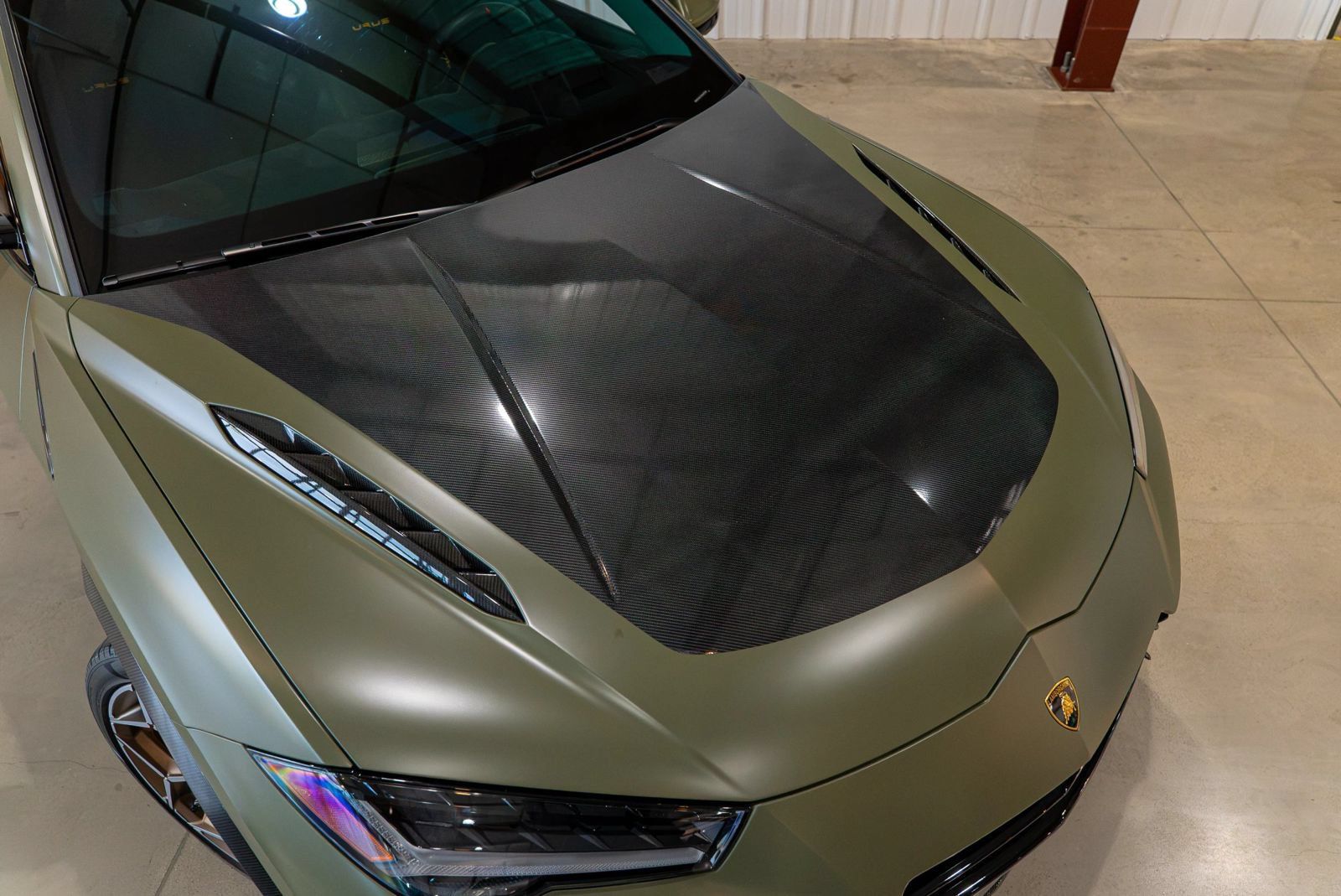 Used 2023 Lamborghini Urus Performante AWD/4WD image 18