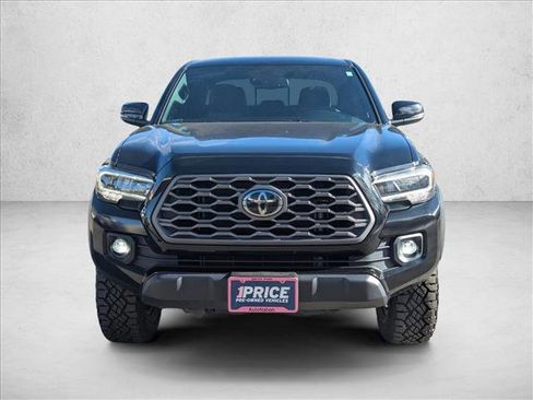 Used 2023 Toyota Tacoma TRD Off-Road image 2