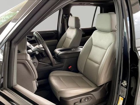 Used 2022 Chevrolet Tahoe Z71 w/ Z71 Off-Road Package AWD/4WD image 15