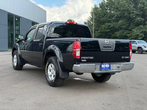Used 2011 Nissan Frontier SV AWD/4WD image 4