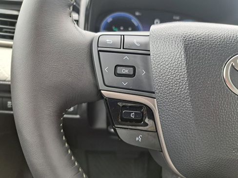 Used 2026 Toyota Camry XLE w/ Premium Plus Package image 15