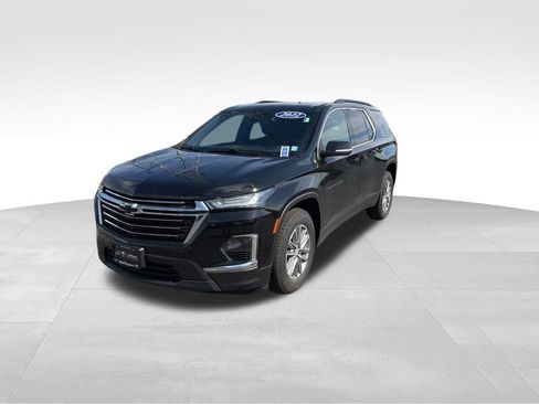 Used 2022 Chevrolet Traverse LT image 3