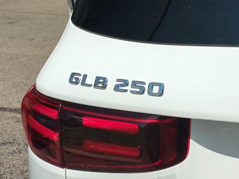 Certified 2025 Mercedes-Benz GLB 250 4MATIC image 13