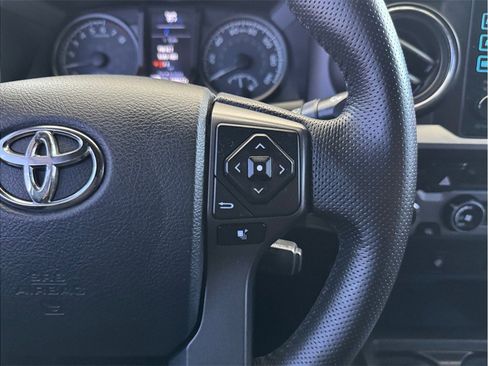 Used 2016 Toyota Tacoma TRD Sport w/ Towing Package AWD/4WD image 14