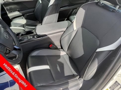 Used 2025 Toyota Camry SE w/ Convenience Package FWD image 16