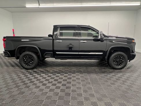 Used 2024 Chevrolet Silverado 3500 High Country w/ High Country Premium Package AWD/4WD image 7