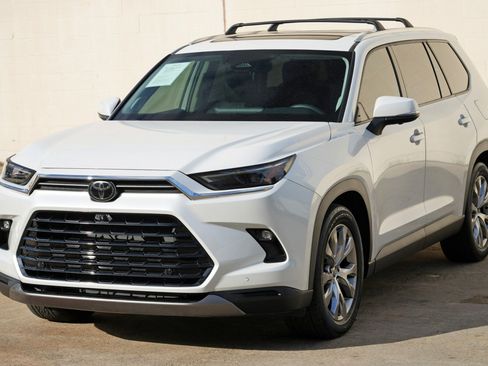 Used 2024 Toyota Grand Highlander FWD image 51