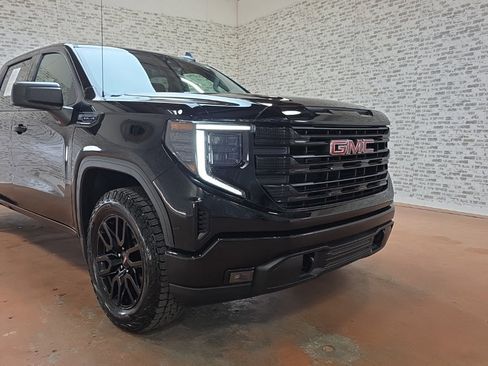 Used 2023 GMC Sierra 1500 Elevation image 11