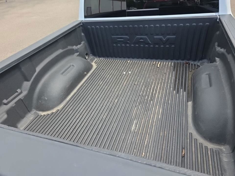 Used 2024 RAM 1500 Laramie AWD/4WD image 5
