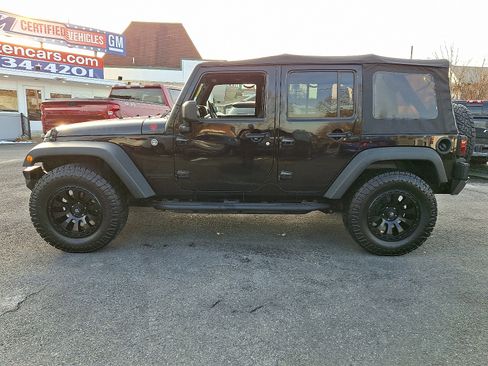 Used 2016 Jeep Wrangler Unlimited Sport image 2