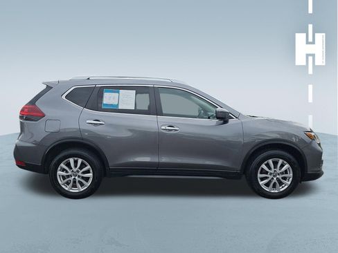 Used 2018 Nissan Rogue SV AWD/4WD image 3