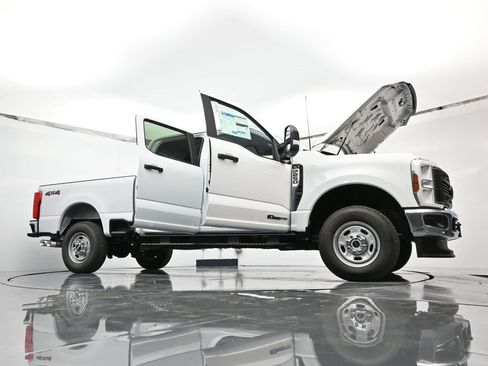 New 2025 Ford F250 XL w/ XL Chrome Package image 51
