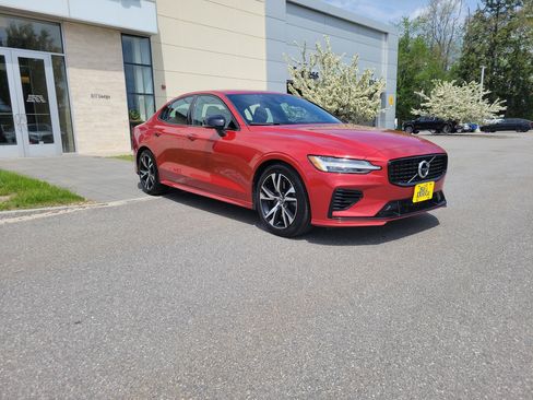 Used 2022 Volvo S60 T8 R-Design AWD/4WD image 9
