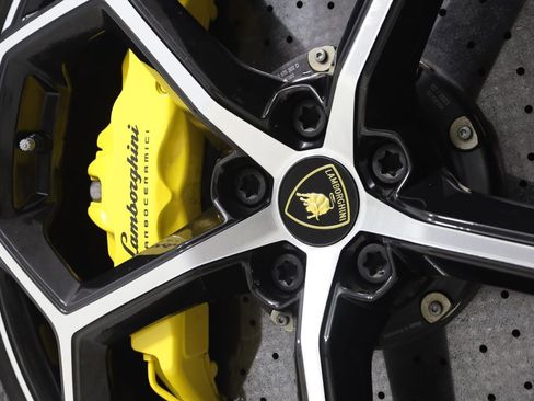 Used 2023 Lamborghini Huracan EVO image 22