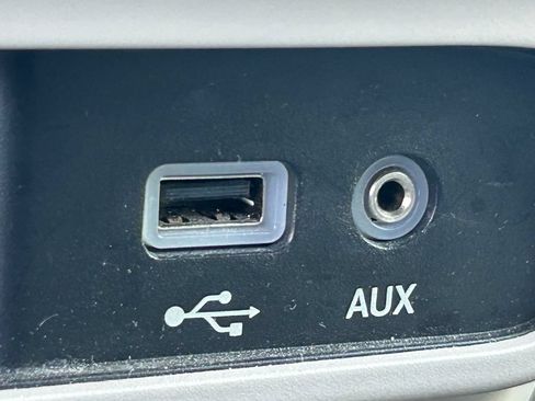 Used 2017 Chrysler Pacifica Touring-L Plus w/ Tire & Wheel Group FWD image 16