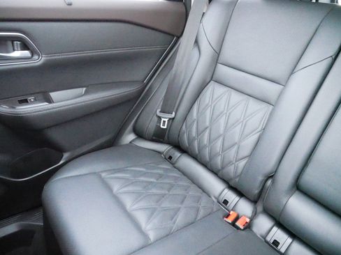 Certified 2022 Nissan Rogue Platinum w/ Head-Up Display Package image 12